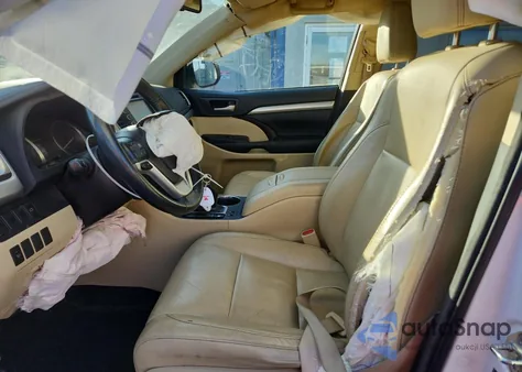 2015 Toyota Highlander Xle z USA, uszkodzony, nr VIN 5TDJKRFH4FS168262